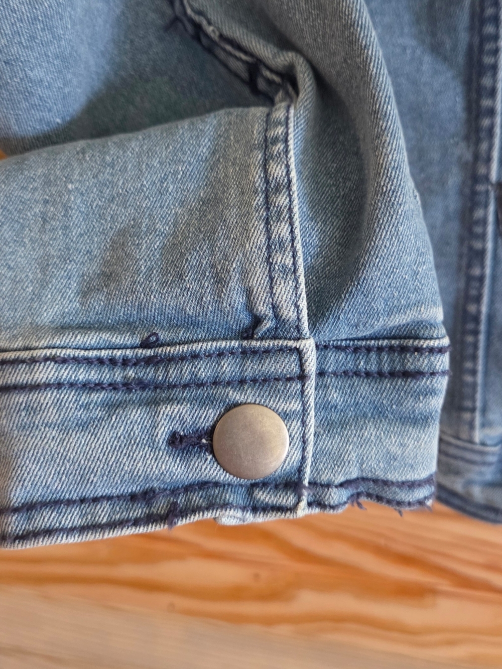 Houston Rockets Womens Denim Jacket - Picture 6 of 8